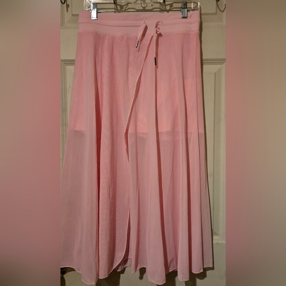 HALARA Dresses & Skirts - Halara Skirt